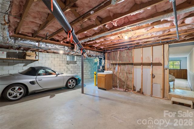 68 Imperial Court, Asheville, NC 28803