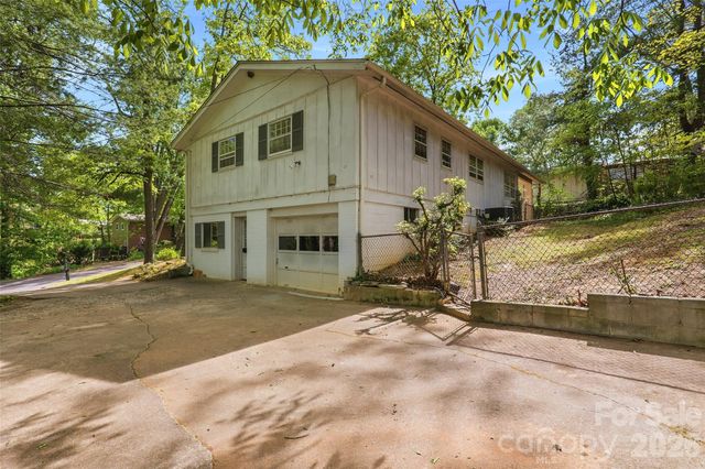 68 Imperial Court, Asheville, NC 28803