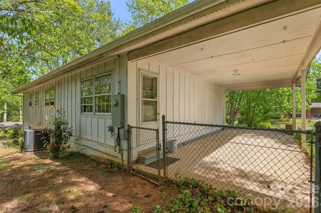 68 Imperial Court, Asheville, NC 28803