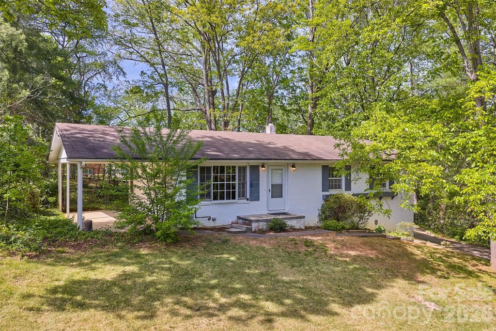 68 Imperial Court, Asheville, NC 28803