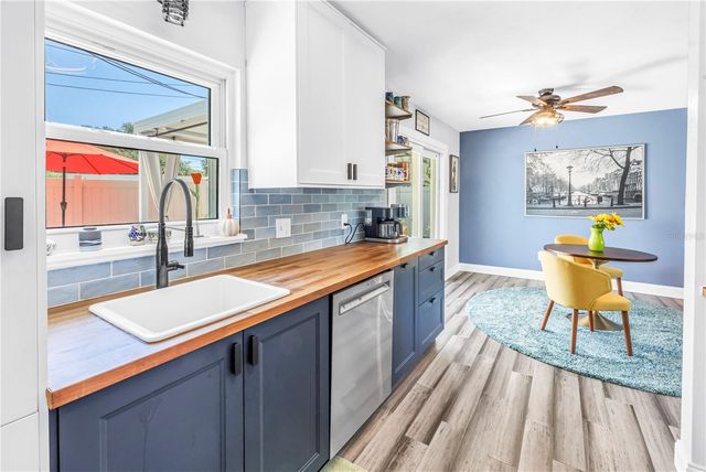 5698 24TH TERRACE N, St Petersburg, FL 33710