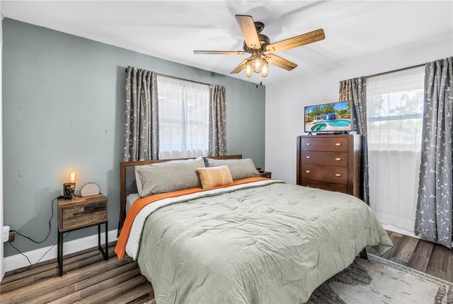 5698 24TH TERRACE N, St Petersburg, FL 33710