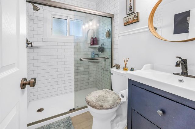 5698 24TH TERRACE N, St Petersburg, FL 33710