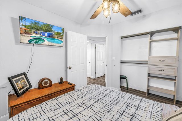 5698 24TH TERRACE N, St Petersburg, FL 33710