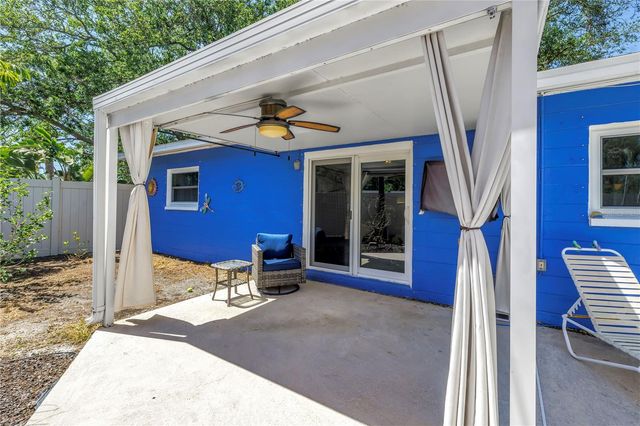 5698 24TH TERRACE N, St Petersburg, FL 33710