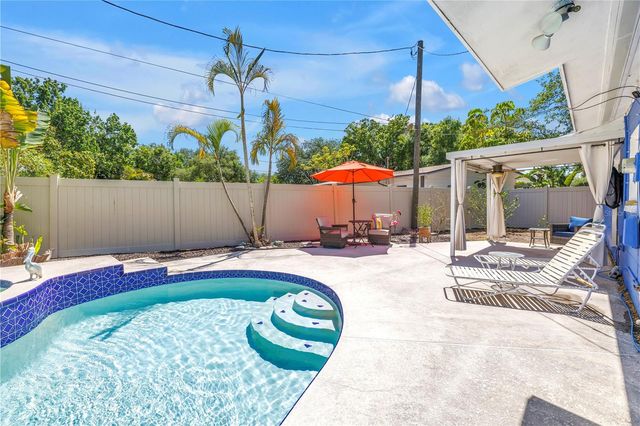 5698 24TH TERRACE N, St Petersburg, FL 33710