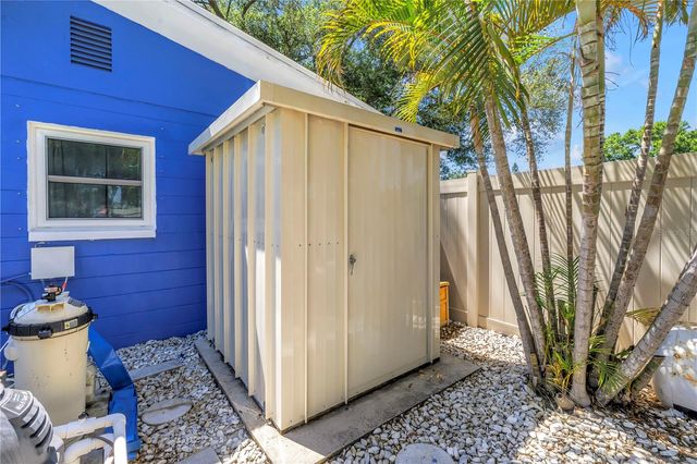 5698 24TH TERRACE N, St Petersburg, FL 33710