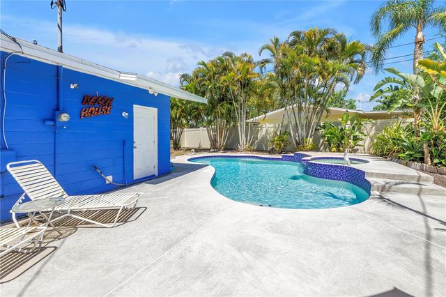 5698 24TH TERRACE N, St Petersburg, FL 33710