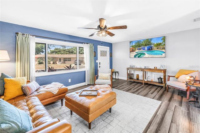 5698 24TH TERRACE N, St Petersburg, FL 33710