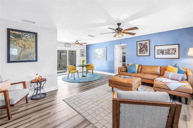 5698 24TH TERRACE N, St Petersburg, FL 33710