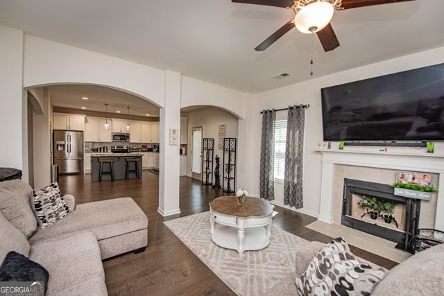 125 Amberley Court, Kathleen, GA 31047