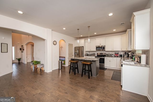 125 Amberley Court, Kathleen, GA 31047