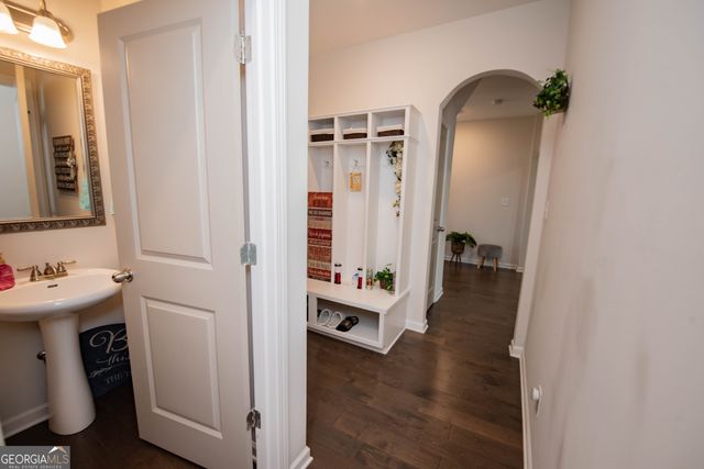 125 Amberley Court, Kathleen, GA 31047