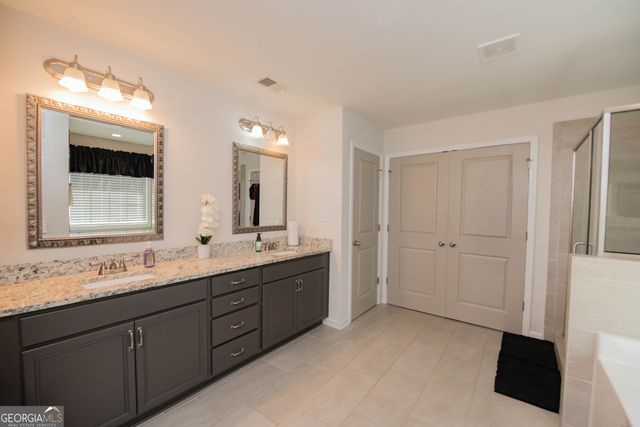 125 Amberley Court, Kathleen, GA 31047