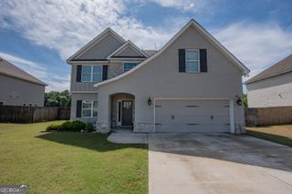 125 Amberley Court, Kathleen, GA 31047