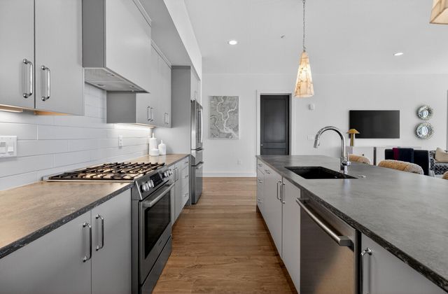 301 Longshore Street 421, Charleston, SC 29492