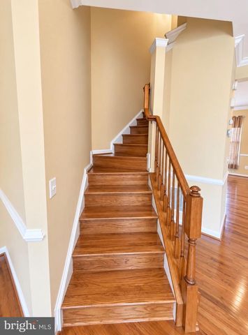1469 FAWN HOLLOW LN, Woodbridge, VA 22191