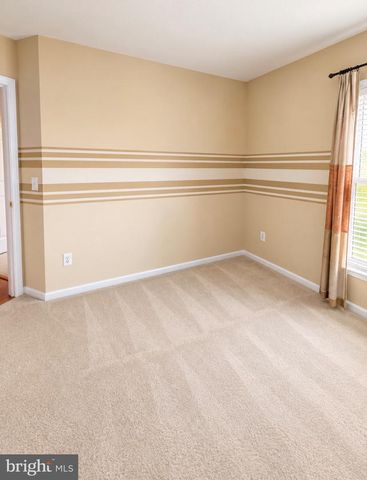 1469 FAWN HOLLOW LN, Woodbridge, VA 22191