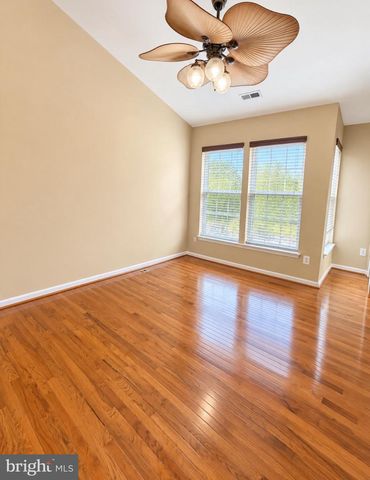 1469 FAWN HOLLOW LN, Woodbridge, VA 22191