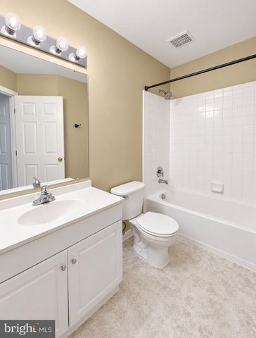 1469 FAWN HOLLOW LN, Woodbridge, VA 22191