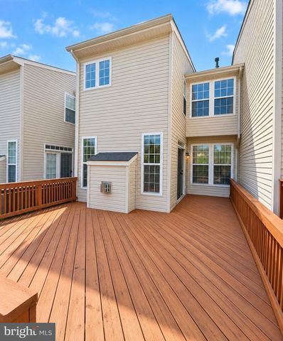 1469 FAWN HOLLOW LN, Woodbridge, VA 22191