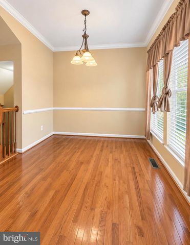 1469 FAWN HOLLOW LN, Woodbridge, VA 22191