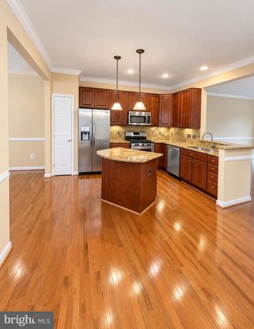 1469 FAWN HOLLOW LN, Woodbridge, VA 22191