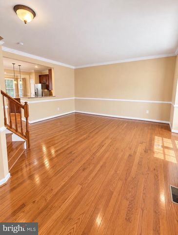 1469 FAWN HOLLOW LN, Woodbridge, VA 22191