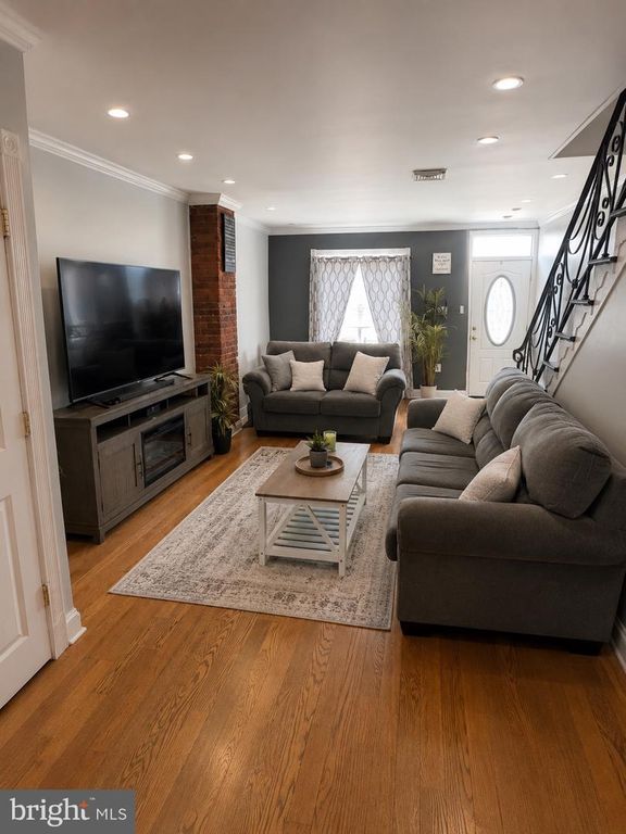 2511 S 11TH ST, PHILADELPHIA, PA 19148 — photo 2