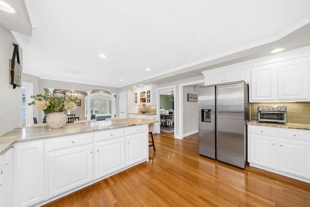 43 Oxbow Cir, North Andover, MA 01845