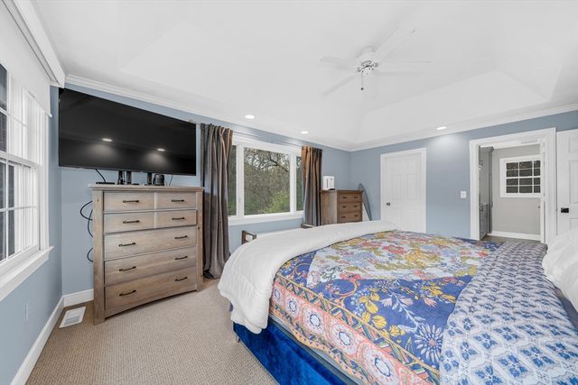43 Oxbow Cir, North Andover, MA 01845