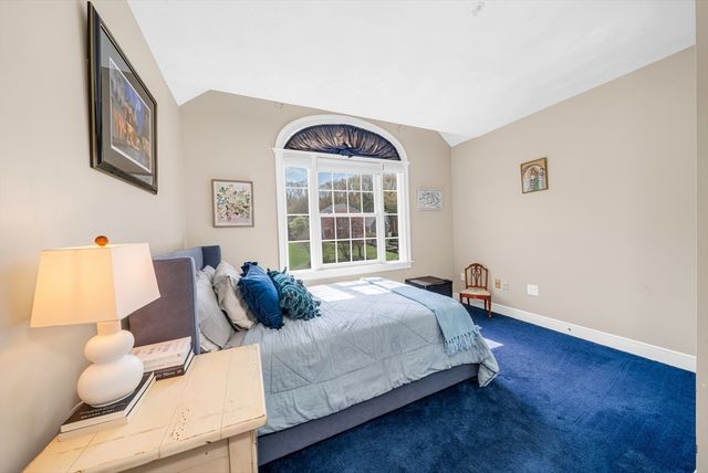 43 Oxbow Cir, North Andover, MA 01845