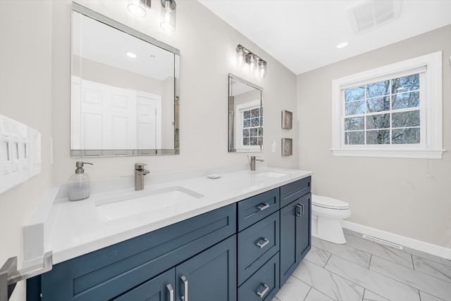 43 Oxbow Cir, North Andover, MA 01845