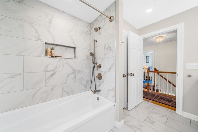 43 Oxbow Cir, North Andover, MA 01845