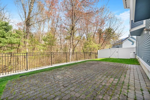 43 Oxbow Cir, North Andover, MA 01845