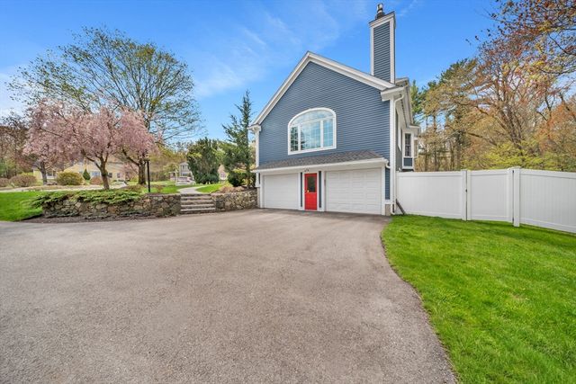 43 Oxbow Cir, North Andover, MA 01845