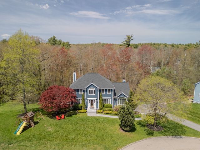 43 Oxbow Cir, North Andover, MA 01845