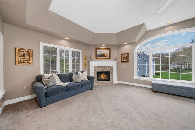 43 Oxbow Cir, North Andover, MA 01845