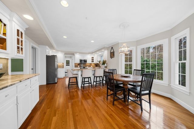 43 Oxbow Cir, North Andover, MA 01845