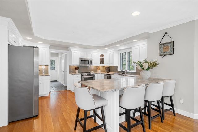 43 Oxbow Cir, North Andover, MA 01845