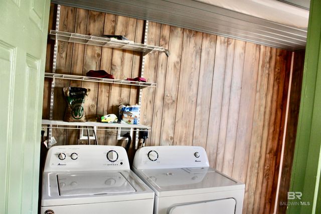 24561 Peavy Lane, Robertsdale, AL 36567