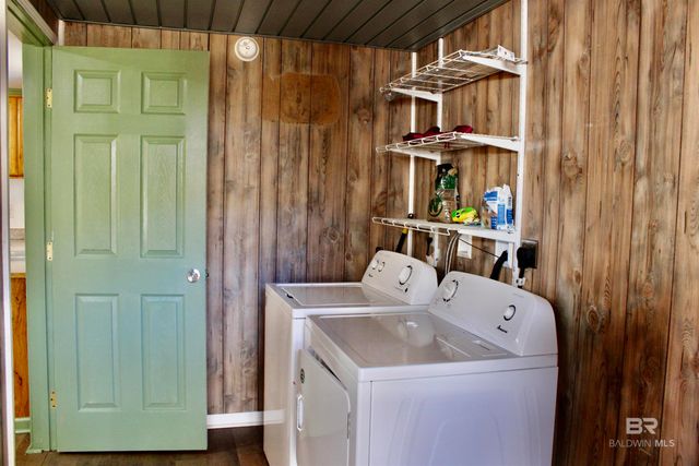 24561 Peavy Lane, Robertsdale, AL 36567