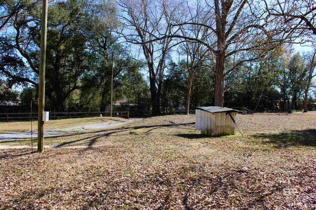 24561 Peavy Lane, Robertsdale, AL 36567