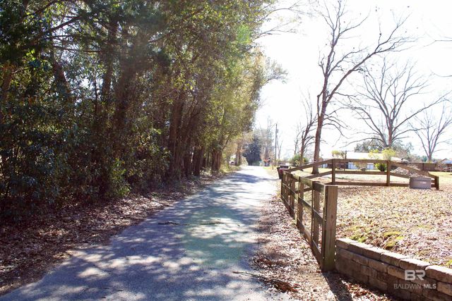 24561 Peavy Lane, Robertsdale, AL 36567