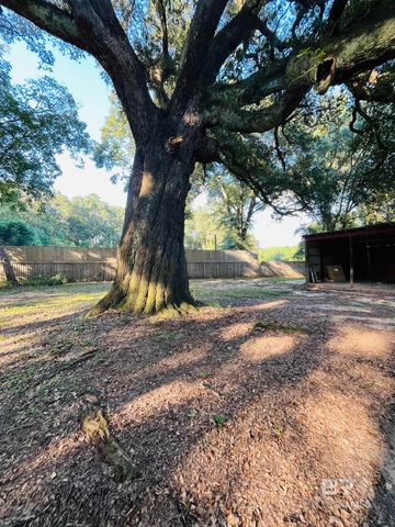 24561 Peavy Lane, Robertsdale, AL 36567