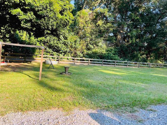 24561 Peavy Lane, Robertsdale, AL 36567