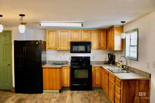 24561 Peavy Lane, Robertsdale, AL 36567