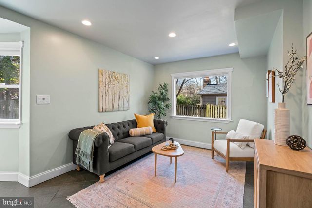 5305 WAKEFIELD RD, Bethesda, MD 20816