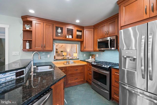 5305 WAKEFIELD RD, Bethesda, MD 20816