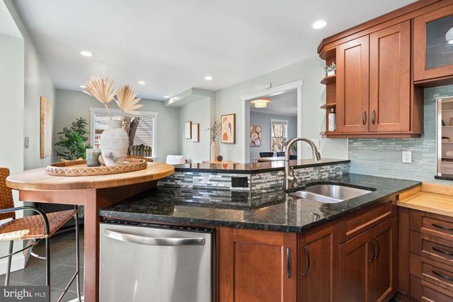 5305 WAKEFIELD RD, Bethesda, MD 20816